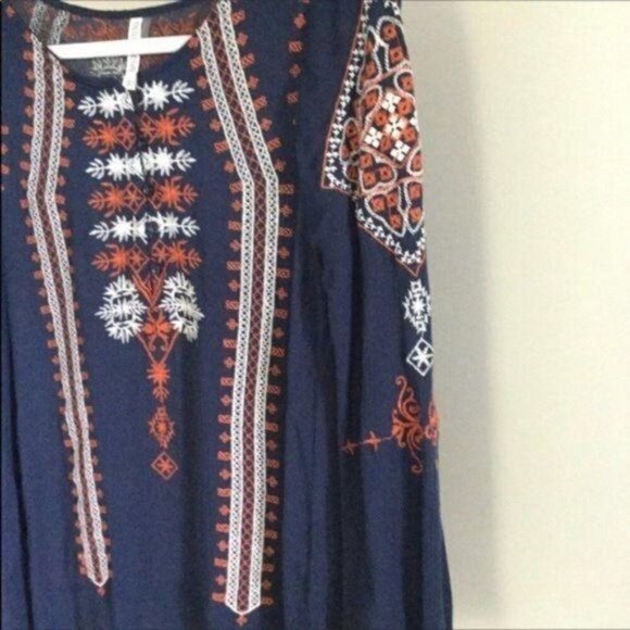 MONORENO Navy Embroidered Tunic - Picture 8 of 9